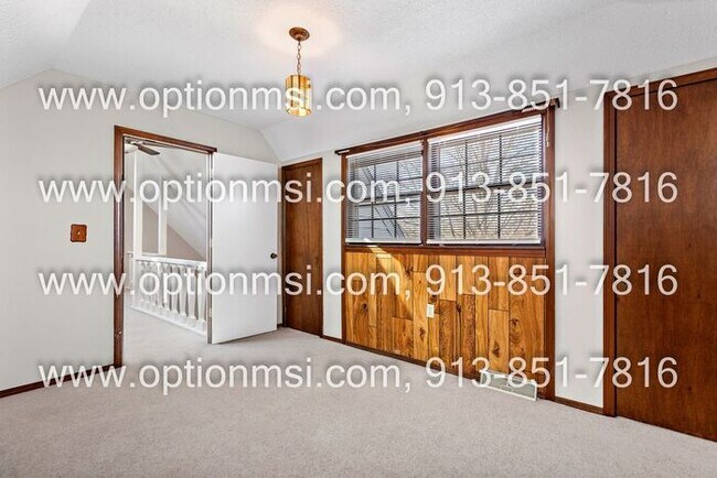 Building Photo - Lenexa West Subdivision