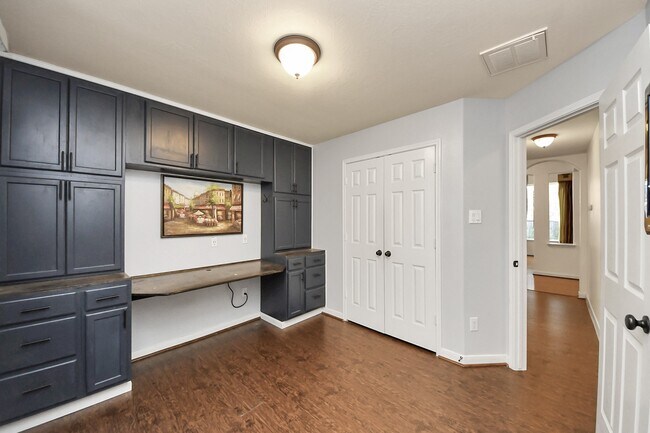 Building Photo - 5623 Maverick Bend Lane