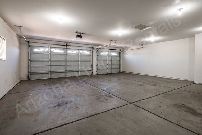 Building Photo - BEAUTIFUL CUL-DE-SAC HOME