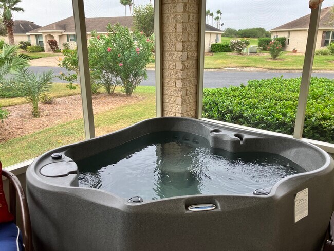 Building Photo - 2 S Bay Hill Dr