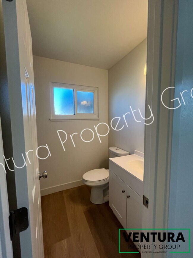 Building Photo - Spacious 4-Bed with 2 Full Baths in Oxnard with Large Backyard