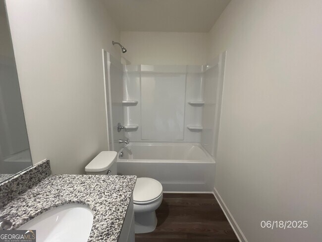 Building Photo - 105 Douglas Fir Dr