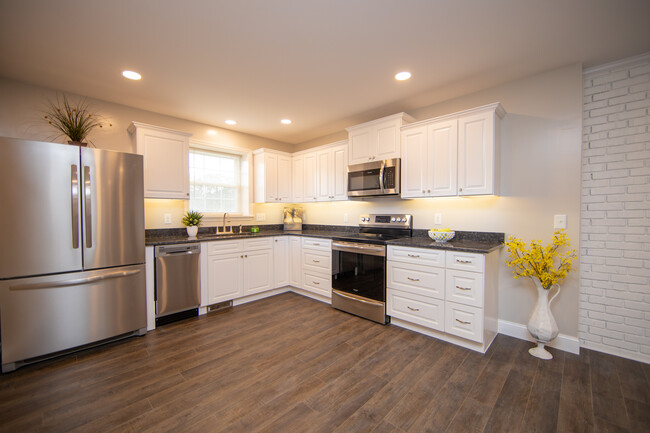 Building Photo - 6508 Sharpsburg Pike