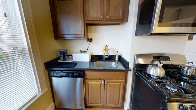 Building Photo - 5-7 Blake St. Unit 1