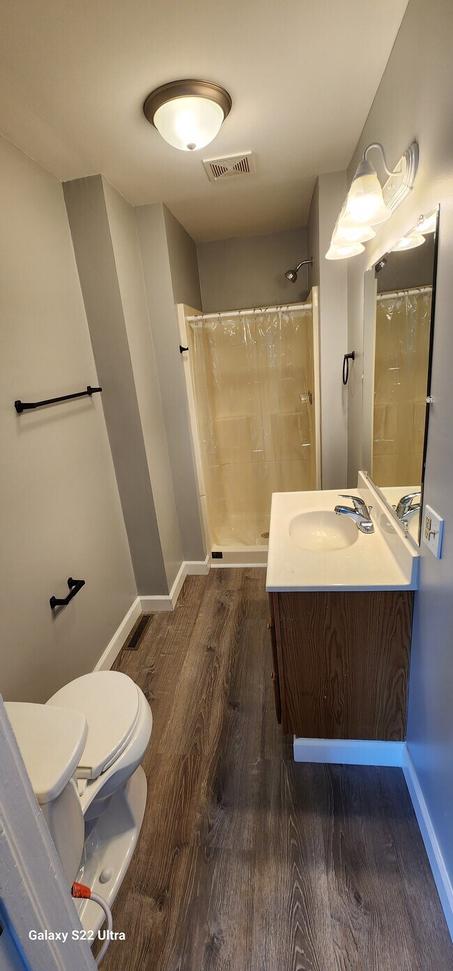 Building Photo - State St Duplex