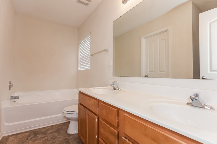 Building Photo - 6846 Squirrels Foot Ct