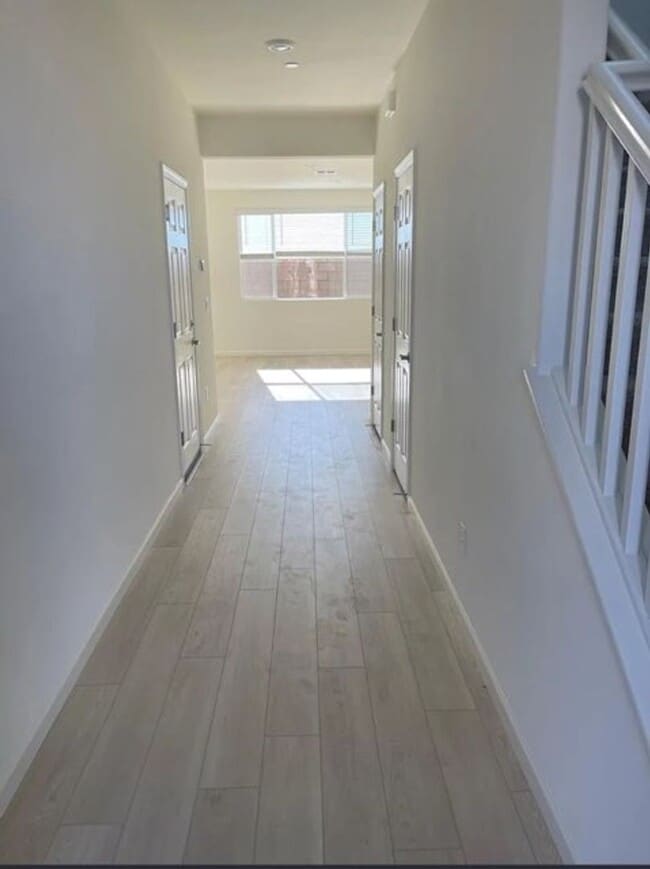 Building Photo - STUNNING 4-BEDROOM HOME IN FOLSOM RANCH W/...