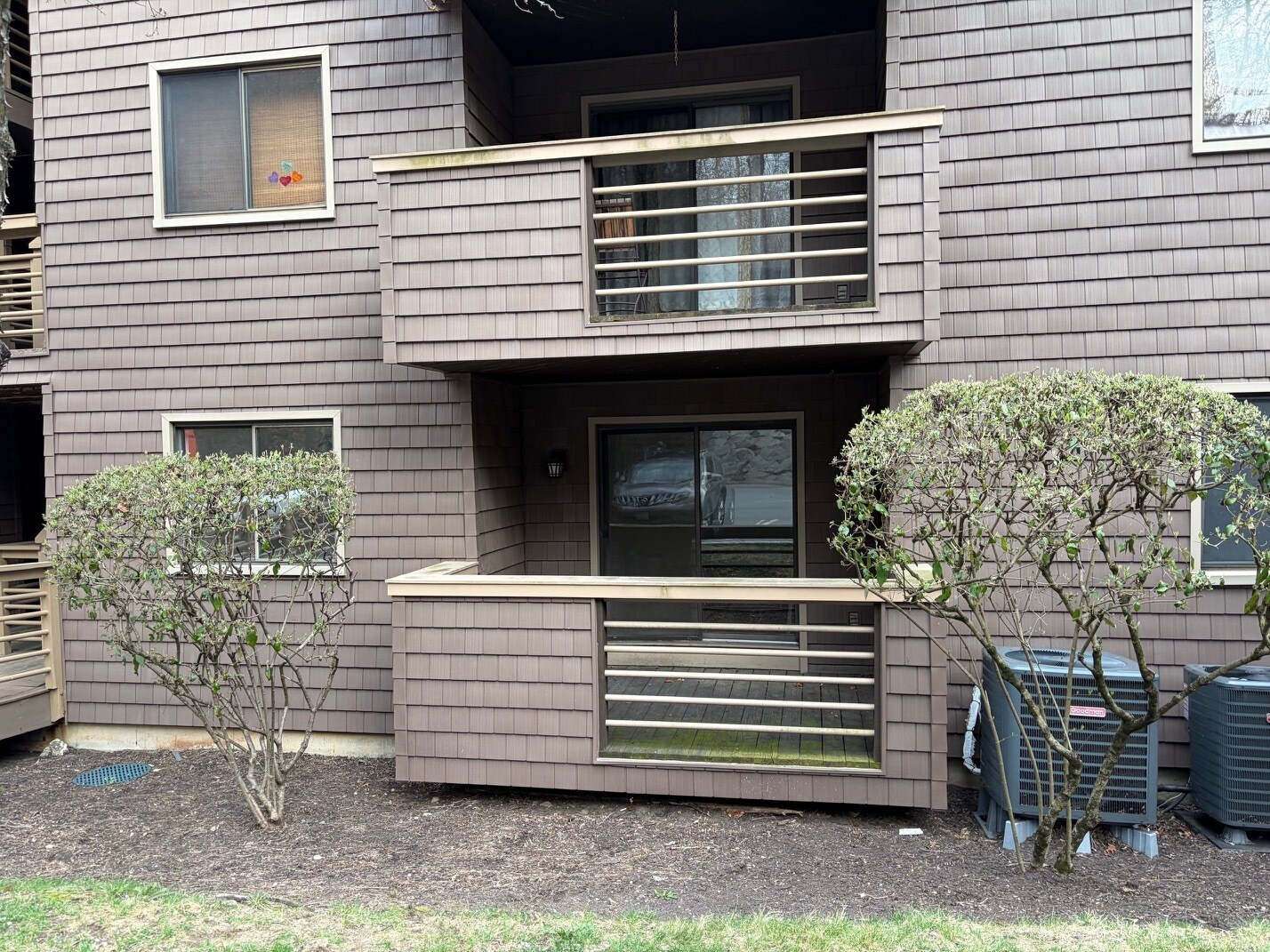 Building Photo - 166 Old Brookfield Rd