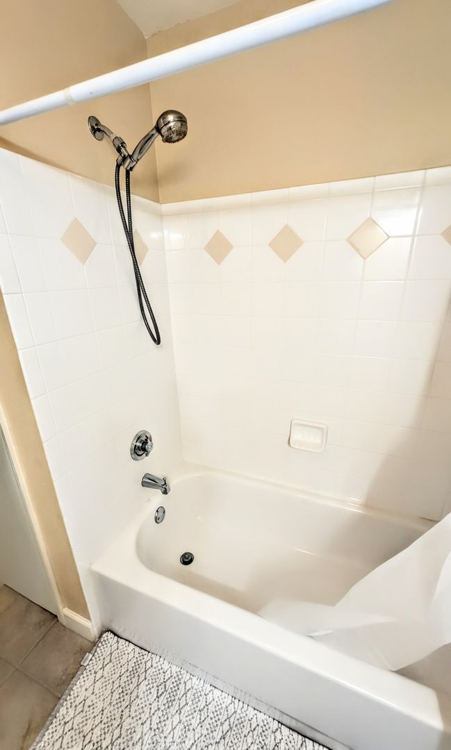 Building Photo - Annual (furniture Optional) furnished/Seasonal/short term 2 bedroom 2 bath In the Renaissance