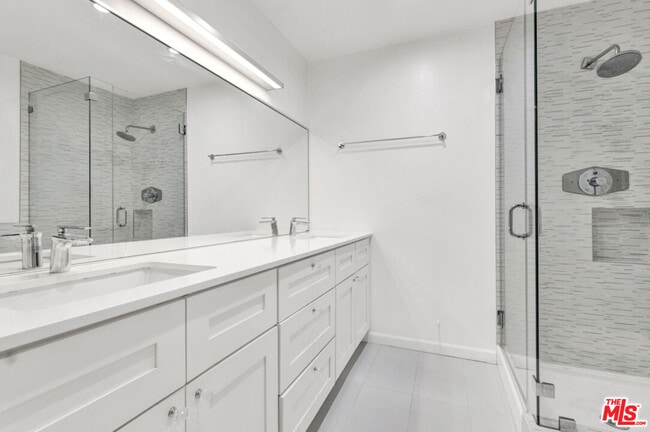 Building Photo - 4720 Park Granada