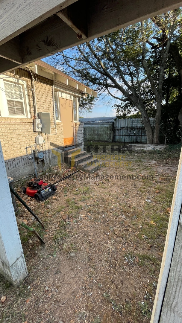 Building Photo - 2Bed/1Bath House