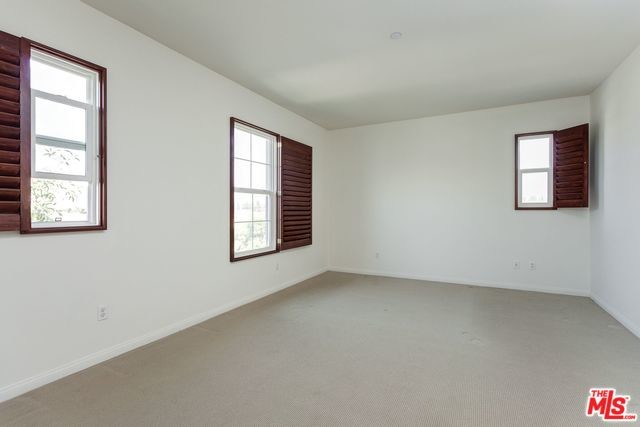 Building Photo - 494 Santa Maria St