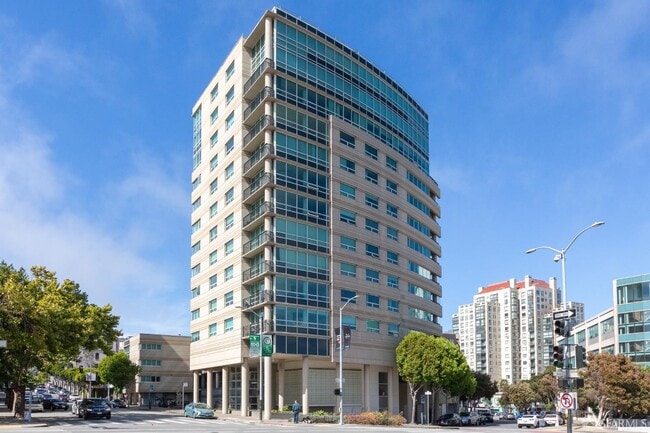Building Photo - 1388 Gough St