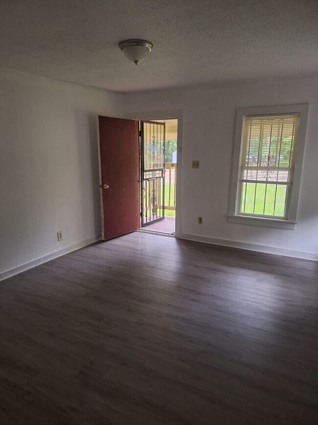 Building Photo - 360 Cooper Rd