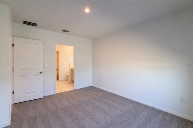 Building Photo - 5527 Tranquila Ln