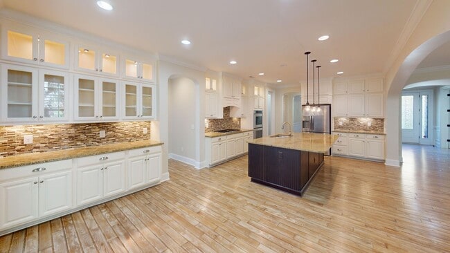 Building Photo - 11052 Preservation Park Dr