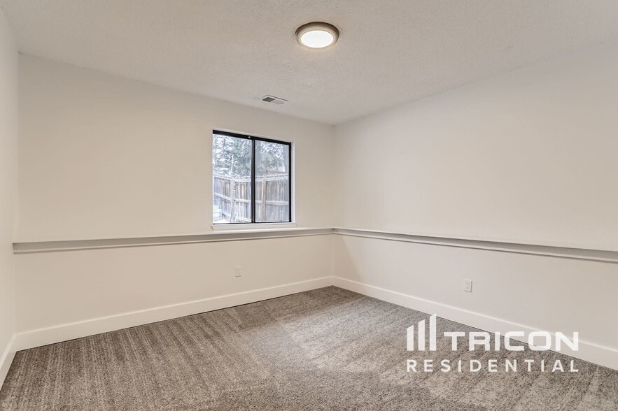 Building Photo - 2849 S Richfield Way