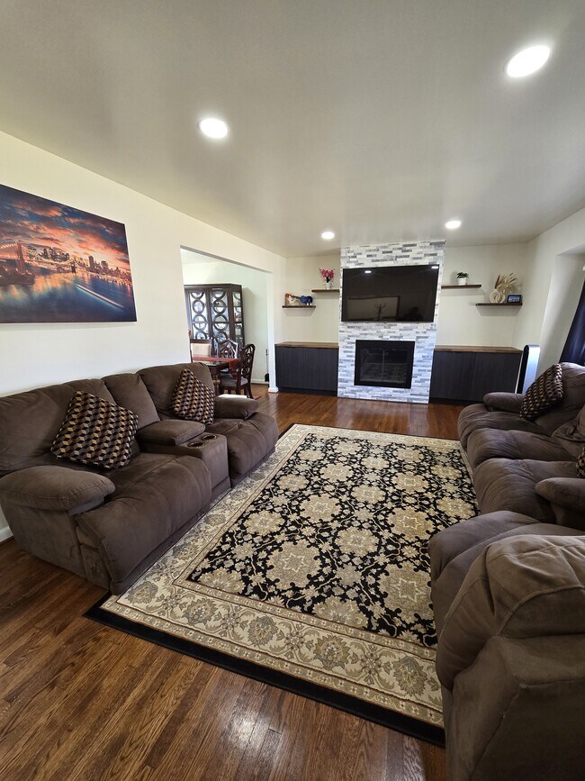 Building Photo - 3803 Towanda Rd