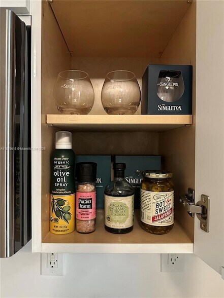 Building Photo - 1611 Meridian Ave