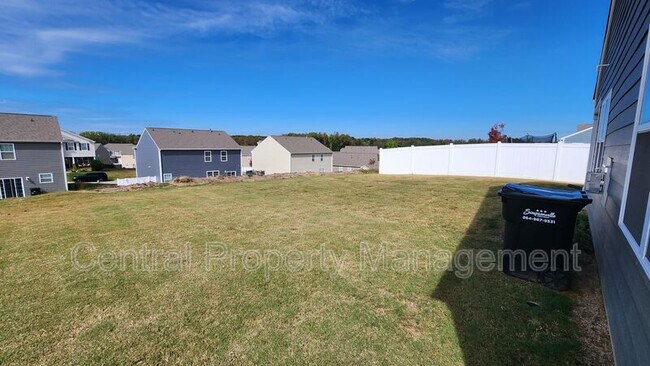 Building Photo - 731 Liberty Walk Ln