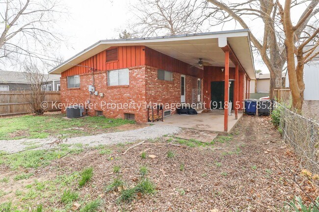 Building Photo - LOCATION LOCATION LOCATION!! Brookside Gem Available Immediately!