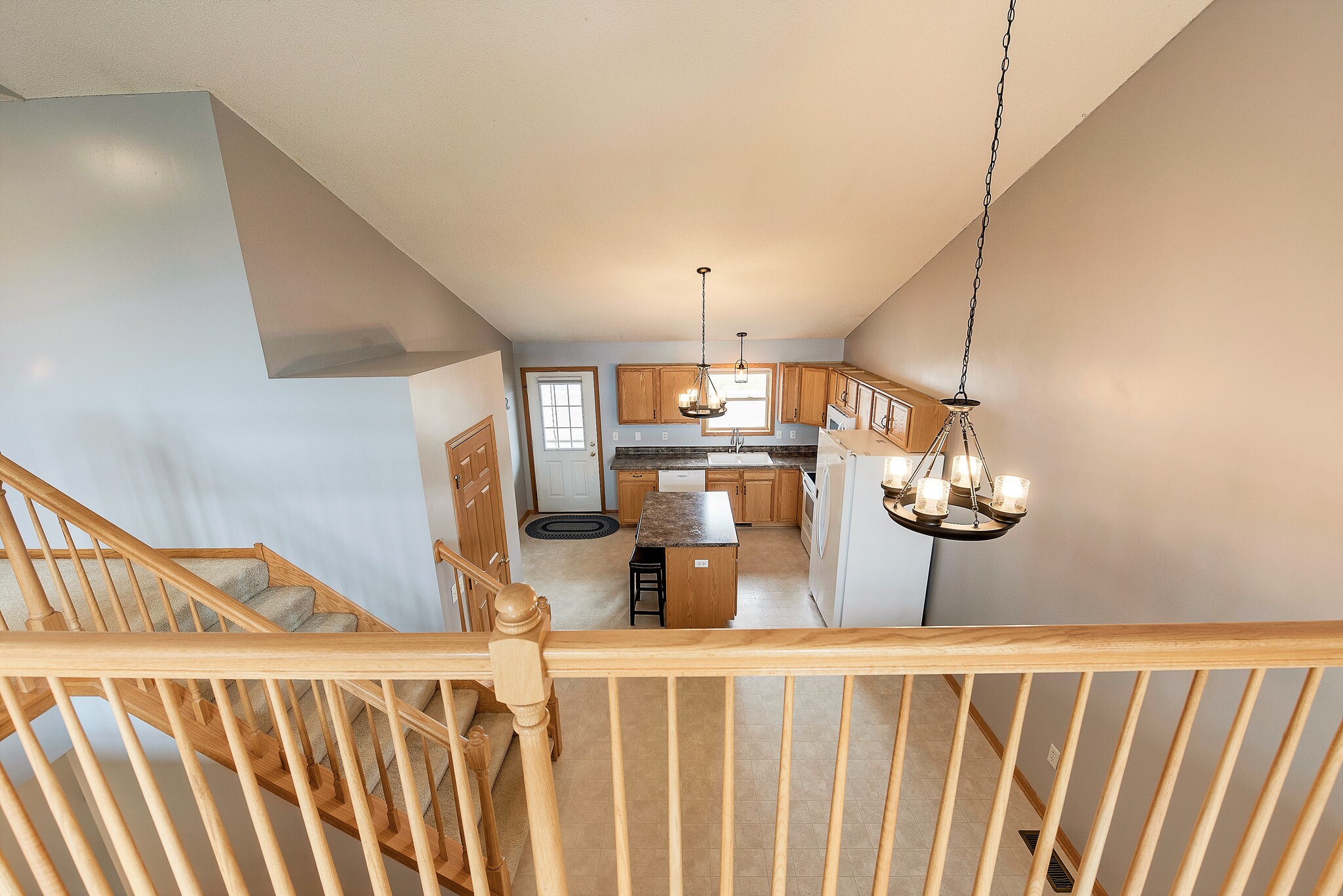 Building Photo - 1728 Ponderosa Ln