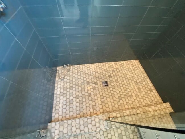 Building Photo - 1903 E 8th St