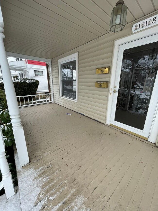 Building Photo - 118 S 8th St