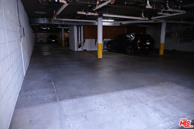 Building Photo - 1242 9th Ct