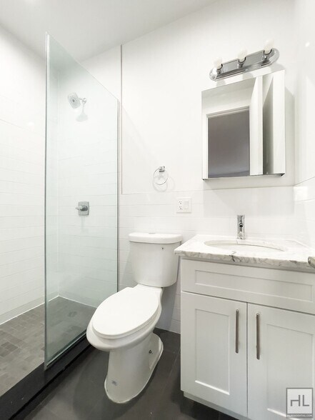 Building Photo - CROWN HEIGHTS / Amazing Sunlit 3-Bed 2-Bath