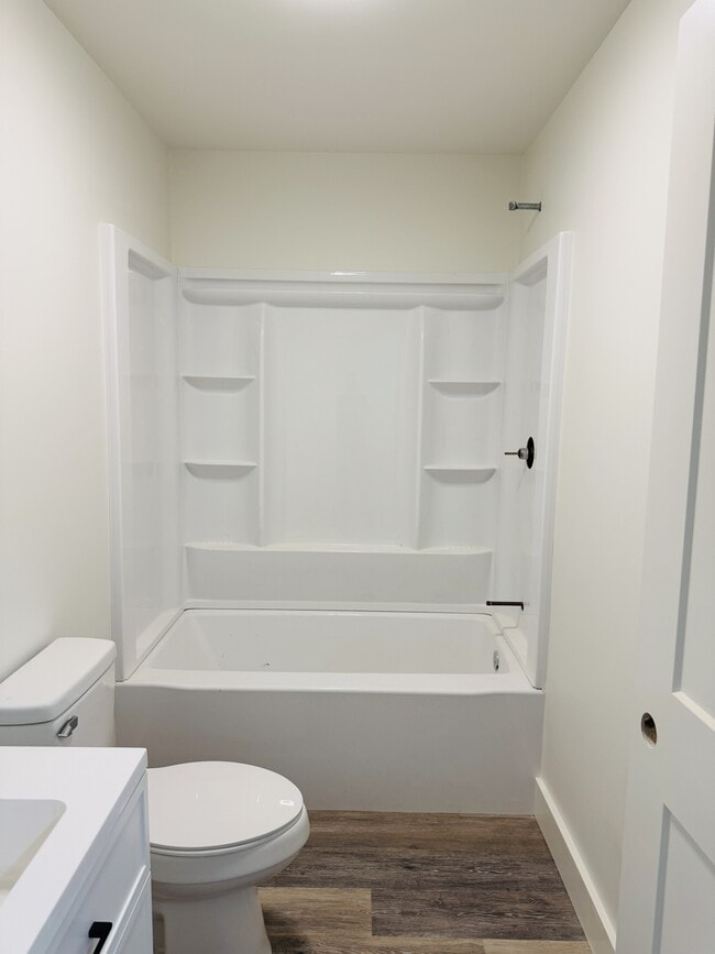 Building Photo - 221 Sheffield Dr