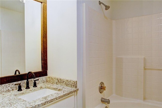 Building Photo - 203 Morris Ln