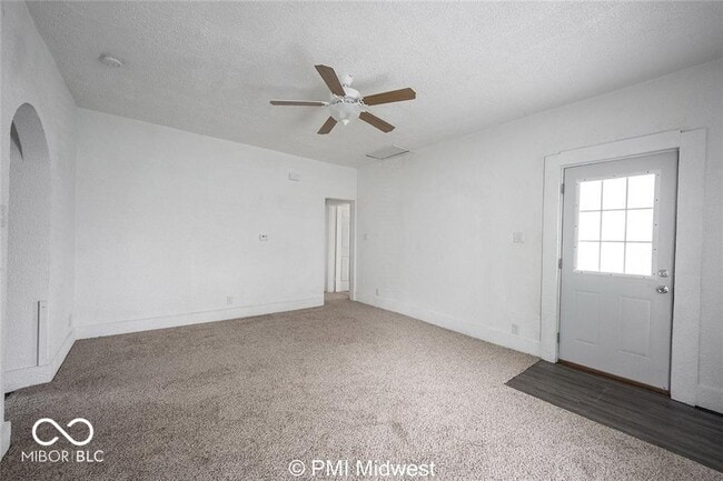 Building Photo - 1433 W 5th St