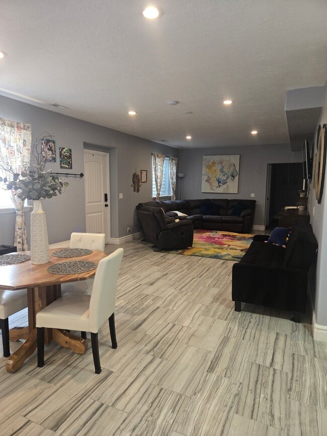Building Photo - 1357 Natasha Cir