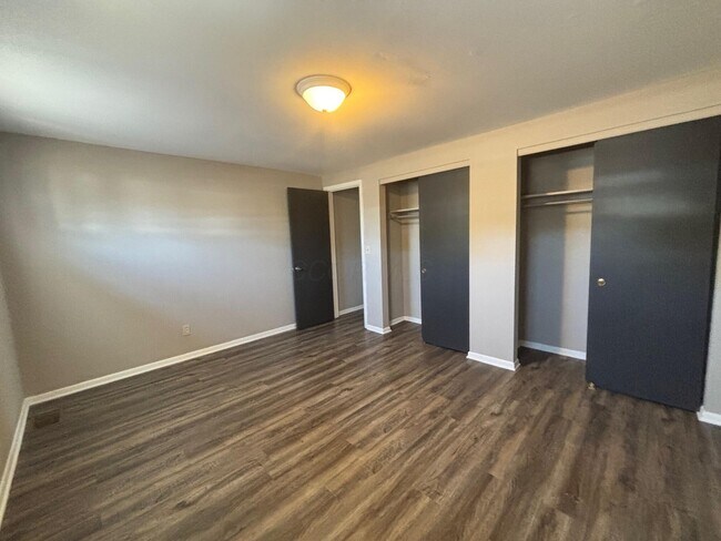 Building Photo - 859 Oakland Park Ave