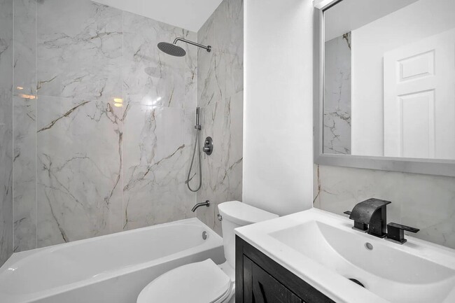 Building Photo - 719 SW 10th St