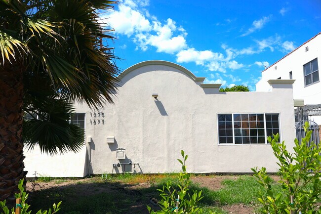 Building Photo - 1375 Keniston Ave