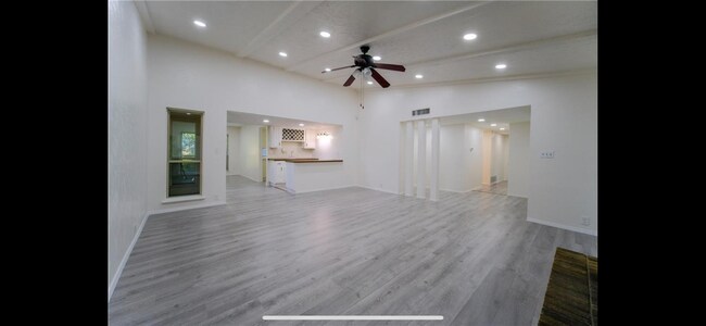 Building Photo - 6403 Apache Ct