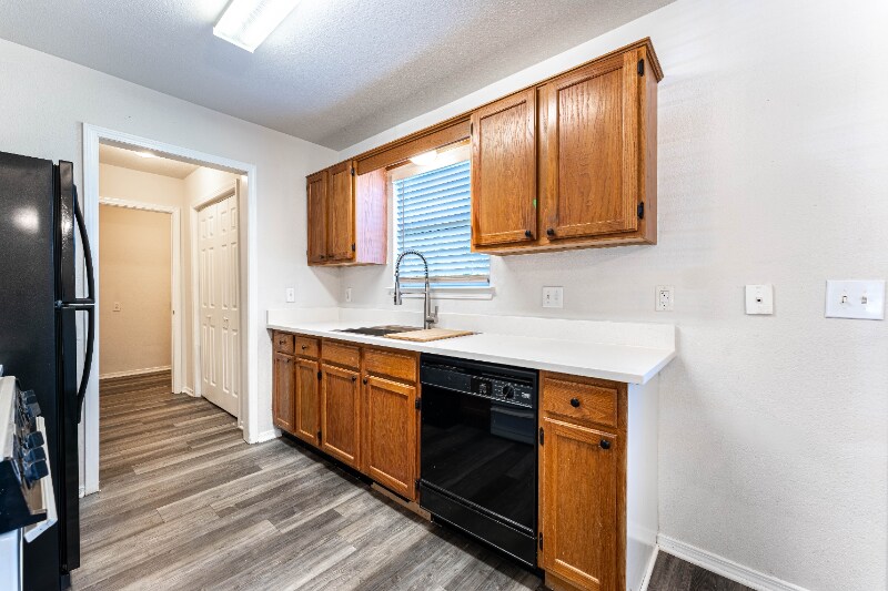 Building Photo - 2402 S 16th St