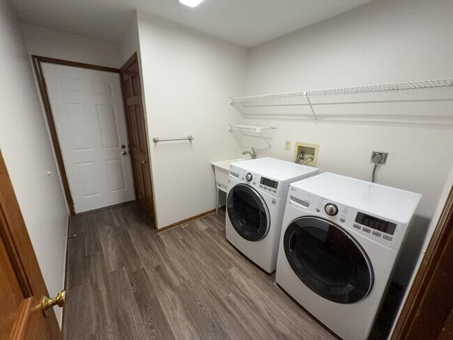 Building Photo - 5659 Sage Meadow Ct