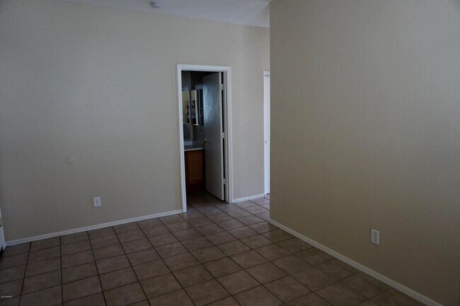 Building Photo - Spacious 3BD Home Near Downtown Phoenix & Major Freeways