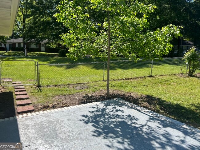 Building Photo - 2875 Carriage Ln