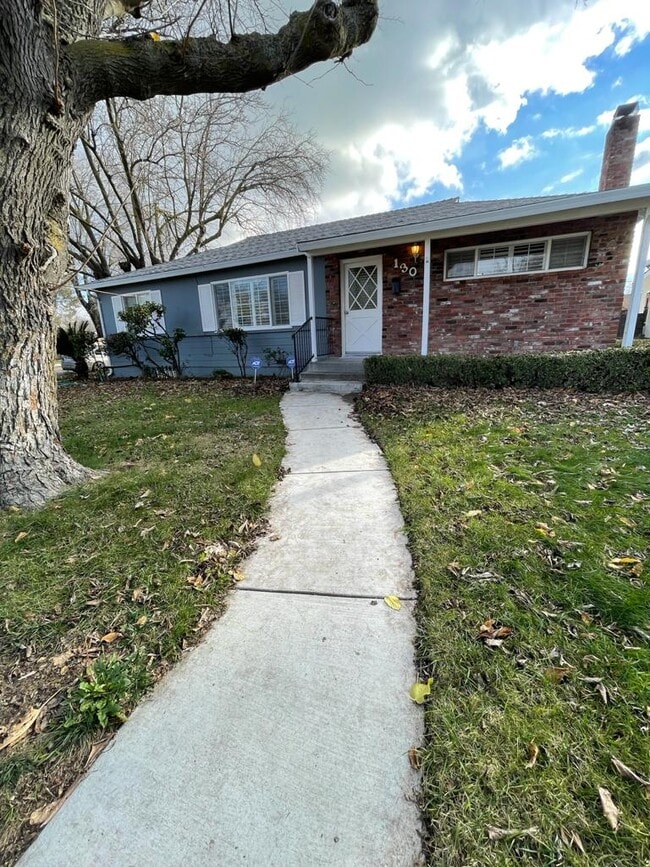 Building Photo - 130 E Emerson Ave