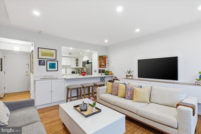 Building Photo - 2141 Wisconsin Ave NW