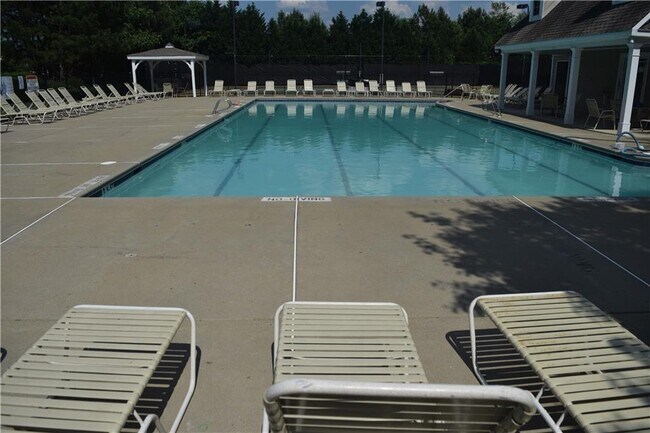 Building Photo - 1442 Glenover Cir