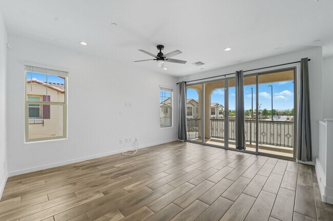 Building Photo - Like Brand New Luxurious Modern 3 Bedroom 2 Bath Townhome in Warner Meadow – Rare Rental Opportun...