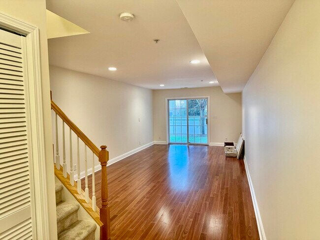 Building Photo - 145 Blue Heron Dr