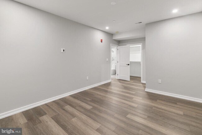 Building Photo - 752 S 16th St