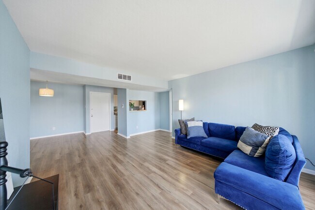 Building Photo - 8523 Hearth Dr