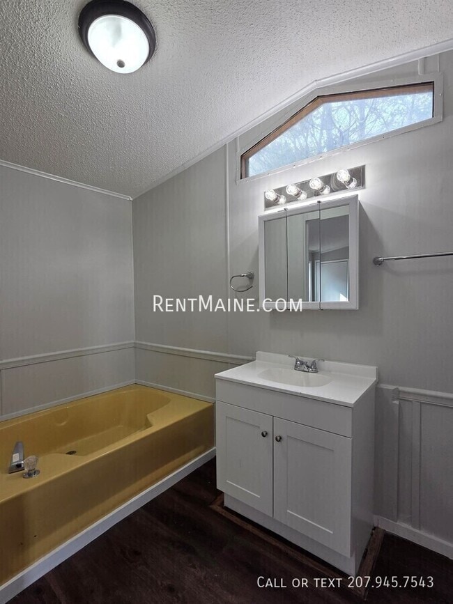 Building Photo - 41 Hatch St